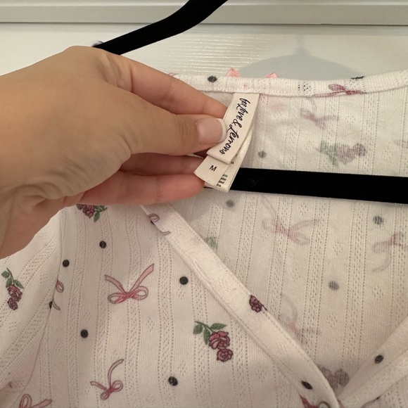 WHITE 🤍 FOR LOVE & LEMONS ONSIE - Picture 2 of 5